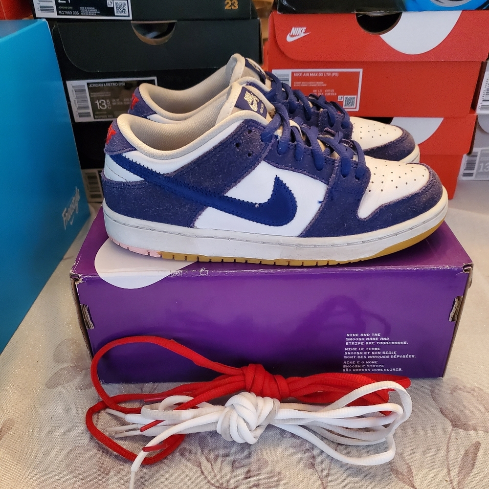 SOLD NIke SB Dunk Low Los Angeles Dodgers PS Size 1 Youth